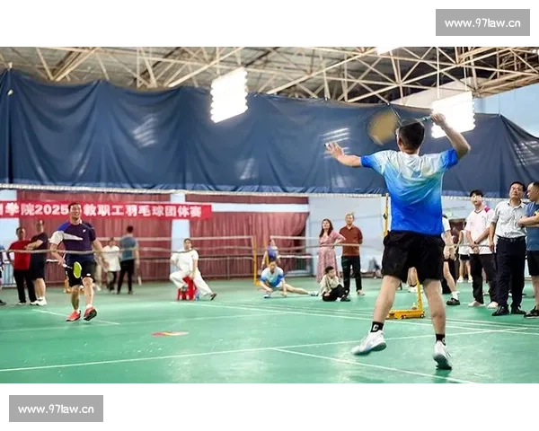 羽毛球赛场上奋勇拼搏,祝你们勇往直前,力争胜利,展现风采